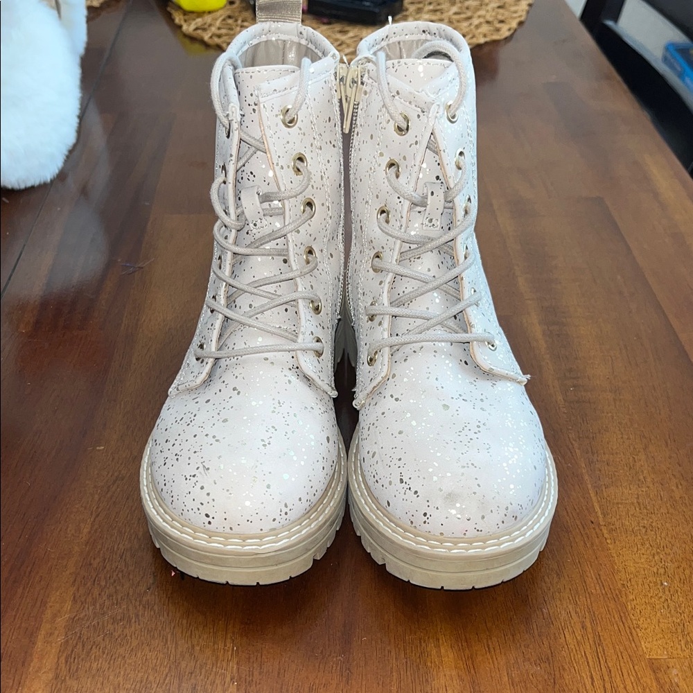 Speckled White Lace-Up Boots